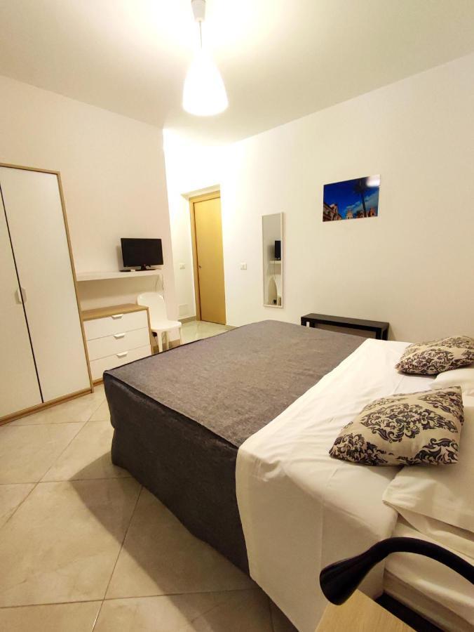 B&B Flavilla Santa Flavia Buitenkant foto