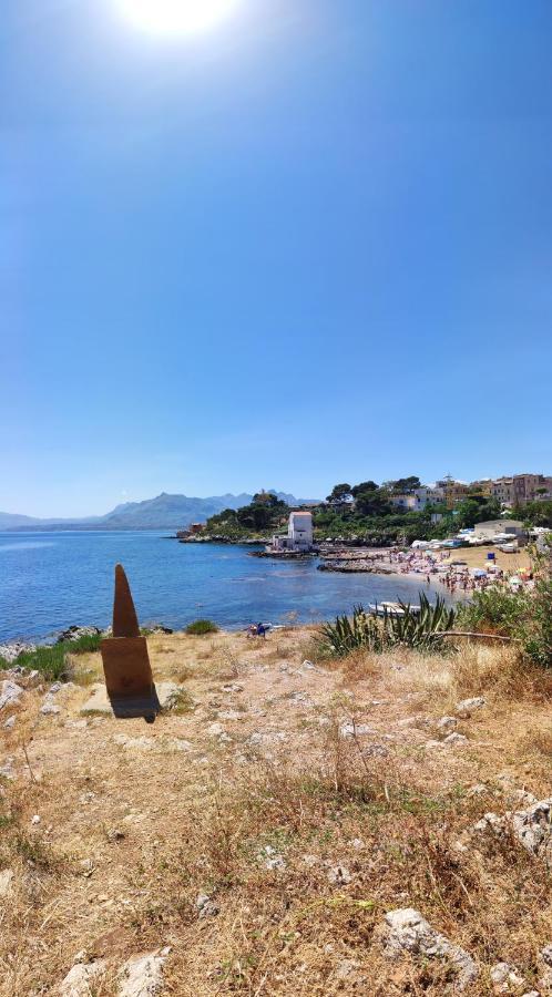 B&B Flavilla Santa Flavia Buitenkant foto