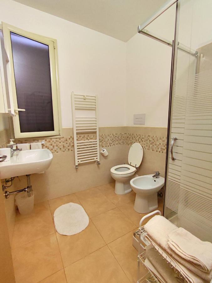 B&B Flavilla Santa Flavia Buitenkant foto