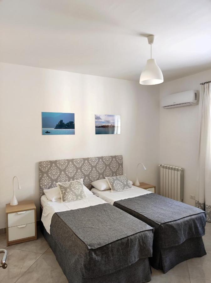 B&B Flavilla Santa Flavia Buitenkant foto