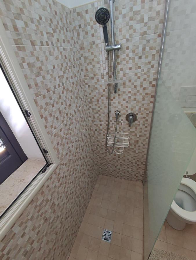 B&B Flavilla Santa Flavia Buitenkant foto