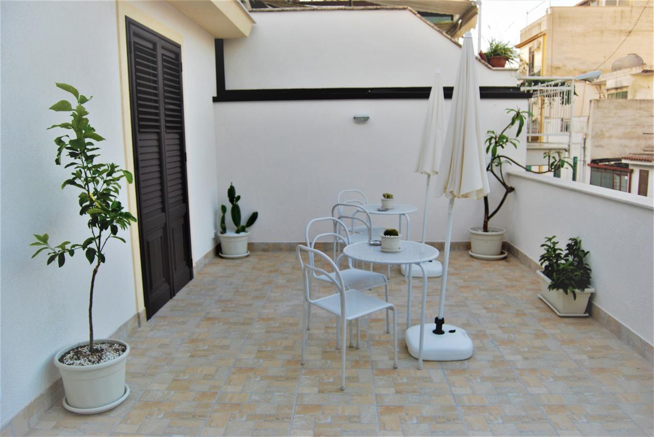 B&B Flavilla Santa Flavia Buitenkant foto